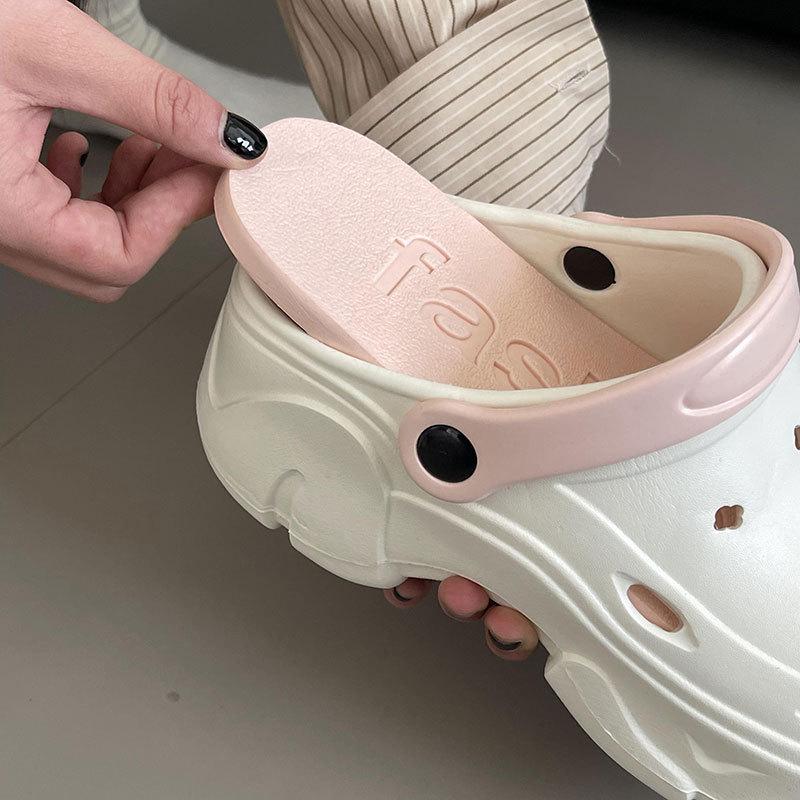 2026 Women's Thick Sole Garden Shoes: Non-Slip High-Heeled Beach Slippers with Arch Support and Closed-Toe Design