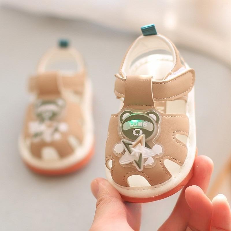 

Summer Children s Light-Up Squeaky Sandals with Hook-and-Loop Closure, Soft-Soled Walking Shoes for Boys and Girls, Infant Toddler Closed-Toe Design. 19 дубильна кора