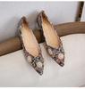 New Women Slip-on Loafers Trend Pointed Toe Rivet Casual Boat Shoes Girl Fashion Flat Shoes