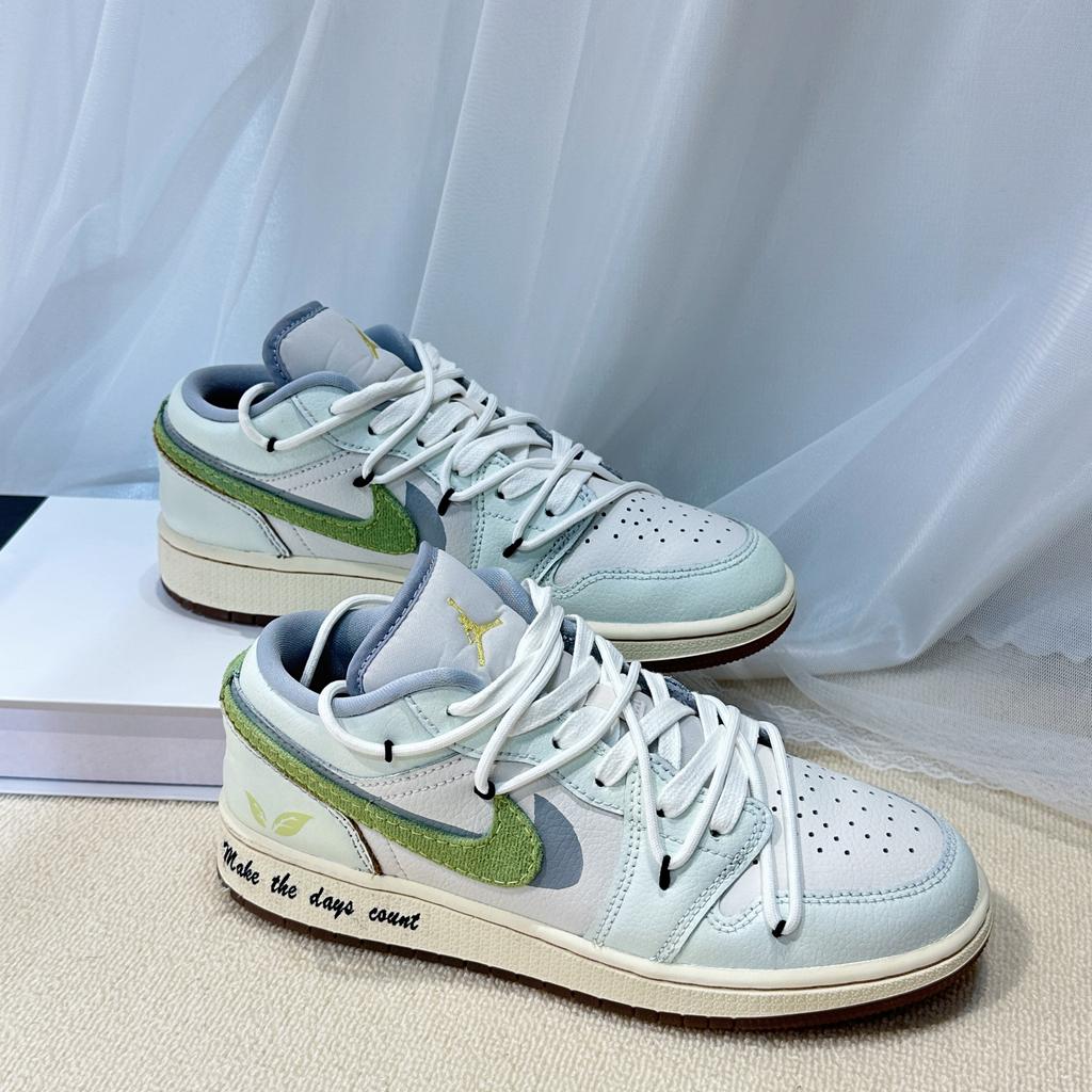 Jordan Air Jordan 1 Low SE Slip Resistant Abrasion Resistant Low top Vintage Basketball Shoes GS White Green FZ5046-041(Team44-)