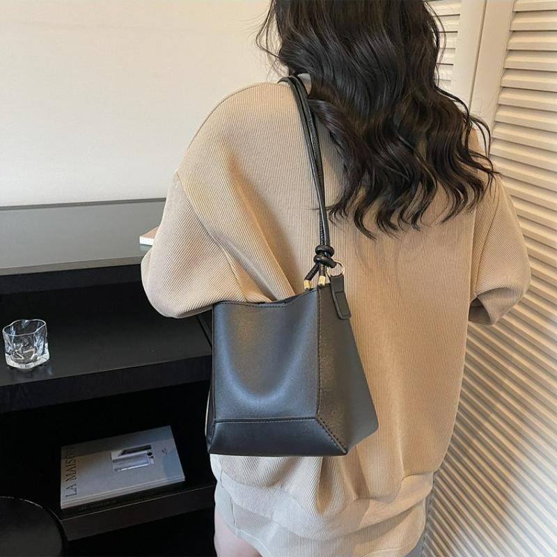 New Fashi Large Capacity Shoulder Bag Women Simple Crossbody Handle Bucket Bag Retro Style Versatile Texture Composite Bag