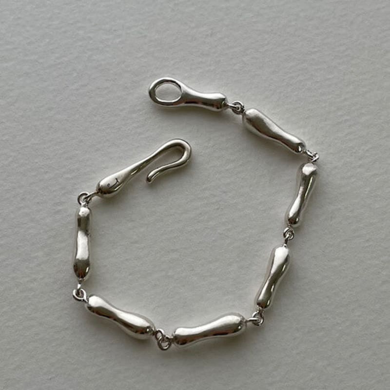 Thro.er Earldy Bracelet