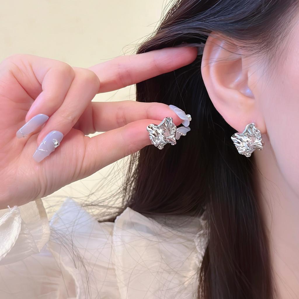 Irregular Pleated Stud Earrings Niche Personality Fashion Trend Earrings Geometric Earrings