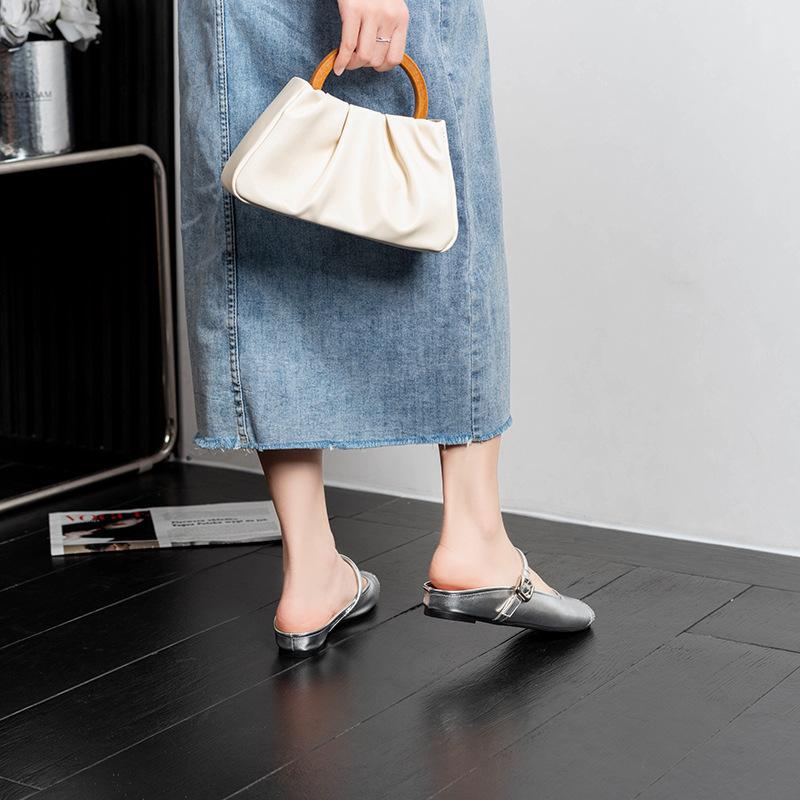 Yuexinwang Leder-Ballerinas für Damenschuhe aus Huizhou Su Yinyin gleiche coole Hausschuhe Sommer-Zehenkappen-Freizeitsandalen für Damen