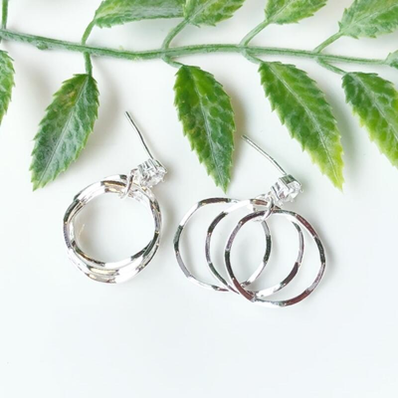 

925 Silver Earrings SE003 Triple Ring Silver Earrings SE003
