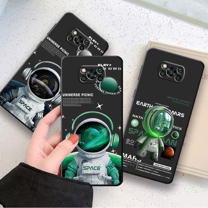 Cute Astronaut Phone Case for Xiaomi Poco F4 C40 X4 F3 GT M4 5G M3 F1 X3 NFC X3 Pro M3 Pro X3 GT X4 NFC F3 GT TPU Soft Black