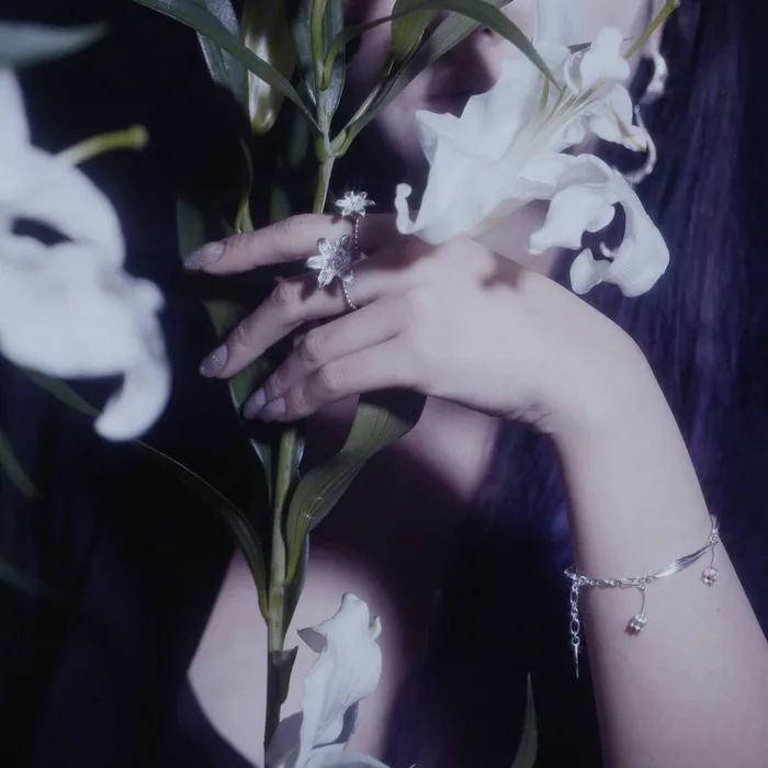 23FW. lily of the valley. bracelet 01