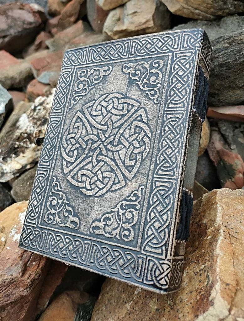 Leather Journal: Celtic Triquetra Knot, Book of Shadows, Grimoire