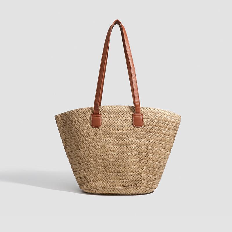 

Woven straw bag women s large capacity 2025 summer new vegetable basket shoulder bag beach sense commuter tote bag хакі
