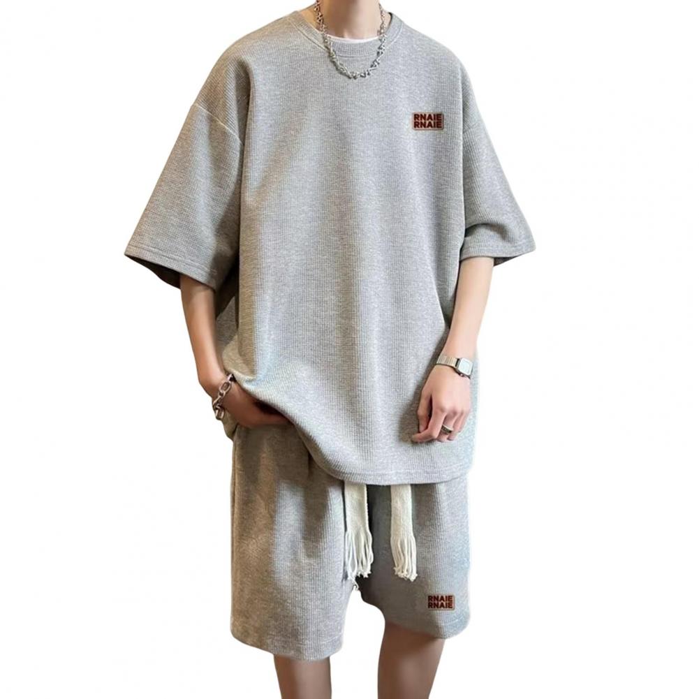 

2 шт./комплект, мужской летний повседневный наряд, футболка с коротким рукавом и круглым вырезом, эластичная резинка на талии, широкие шорты, комплект с буквенным принтом Activewe 4XL