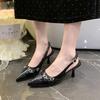 Talons hauts pointus Mode d'été pour femmes Baotou Bouche peu profonde Ligne à boucle métallique avec chaussures stiletto antidérapantes