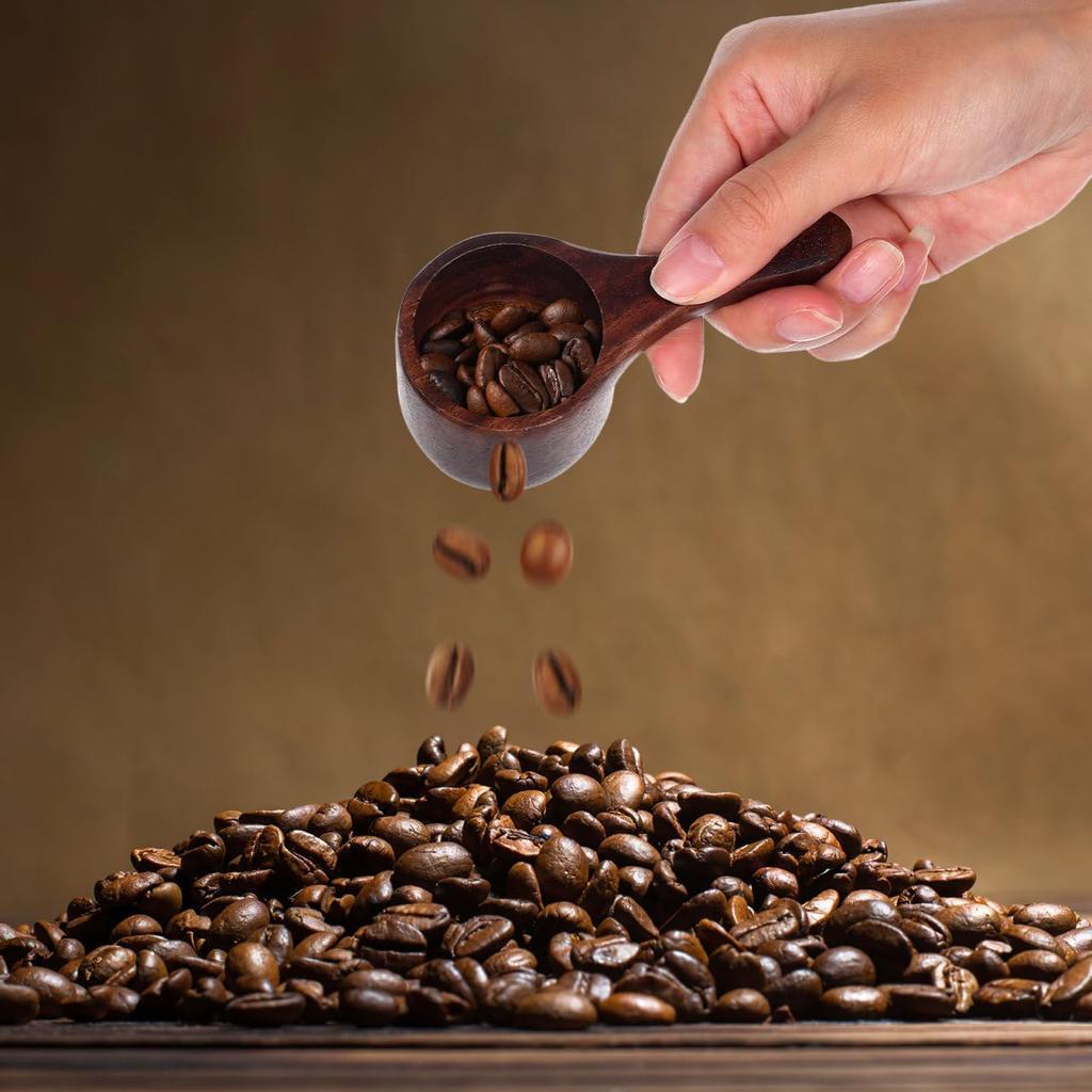 Yardwe 2pcs Wooden Coffee Scoop, Mini Measuring Spoon for Coffee Beans, Milk Powder, Kitchen Serving Ladle, 3.93x1.96x1.57 Inch