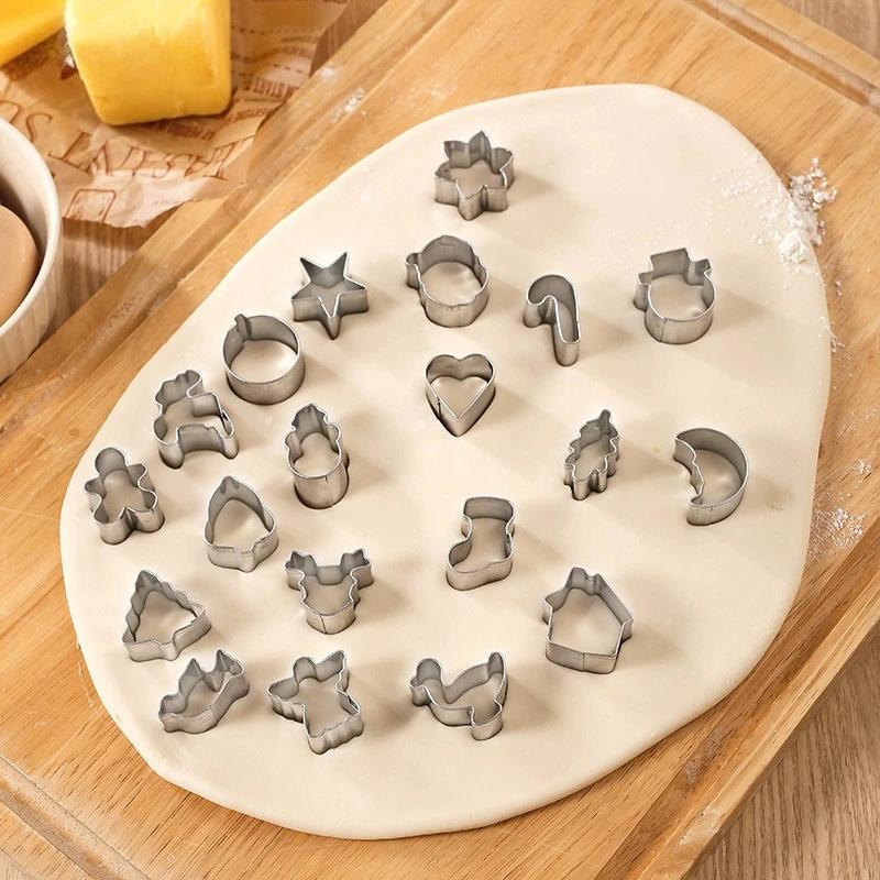 20pcs Stainless Steel Christmas Cookie Cutter Set Mini Baking Mold for Cookies Vegetables and Holiday Desserts