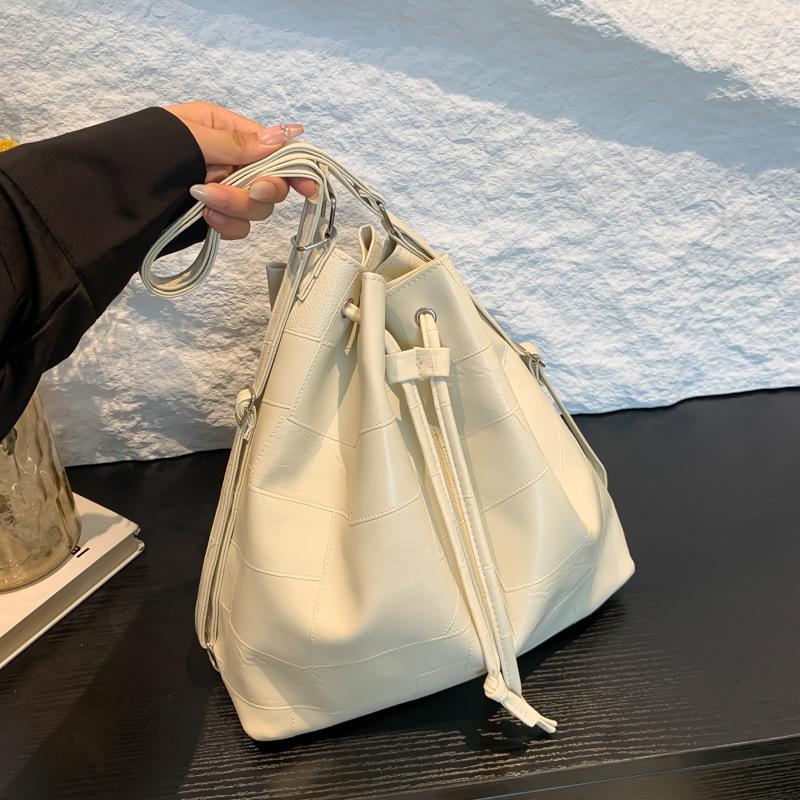 Korean Women's Backpack New Large Capacity Tote Bag Fashionable Simple Bucket Bag Commuter Shoulder Bag