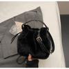 Chic Red Plush Handbags for Women Autumn Winter Faux Fur Mini One Shoulder Crossbody Bags French Texture Soft Plush Clutch