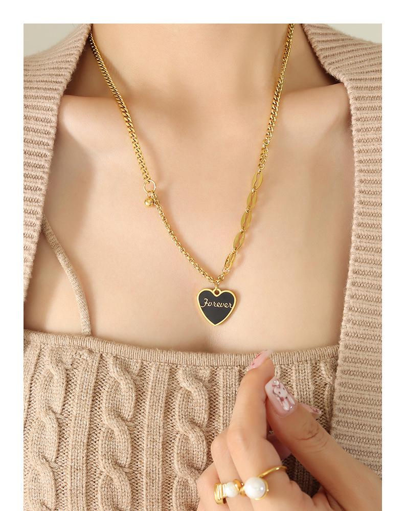 Chic Minimalist Women's Peach Heart Pendant Necklace: European & American Style, Sexy Layered Design with Drip Oil & Steel Beads