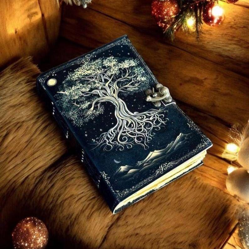 

Кожаный журнал «Дерево жизни»: Книга заклинаний ручной работы, Винтажный гримуар 7 x 5 in