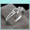 Atemberaubender Infinity-Ring mit platinbeschichteten Einlagen für Männer und Frauen