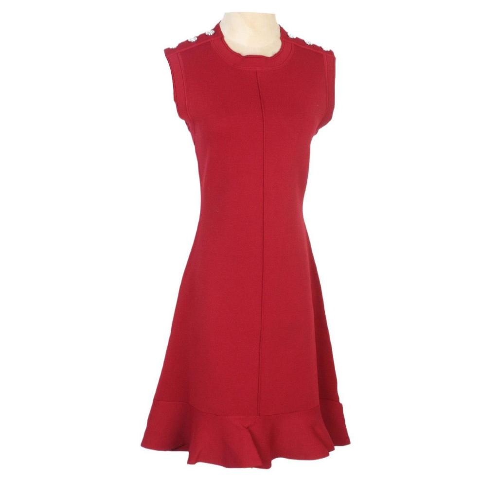 Elegant Women's Red Sleeveless Knitted Vest Dress - Round Neck, Waist-Slimming, and Figure-Flattering Fishtail Skirt for Evening.