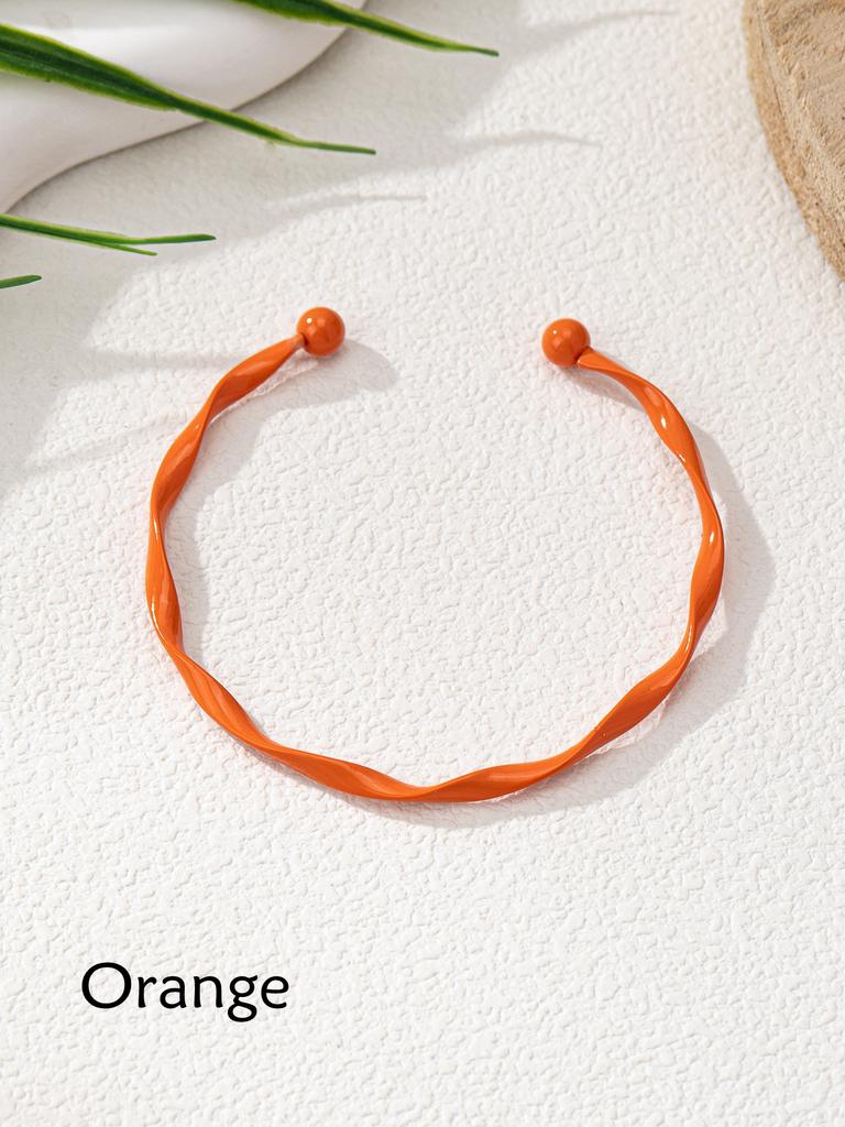 A French-Style Retro Twisted Möbius Silver Bracelet, Minimalist European and American Style Open Bracelet, Unique Design Versatile Commuter Accesso