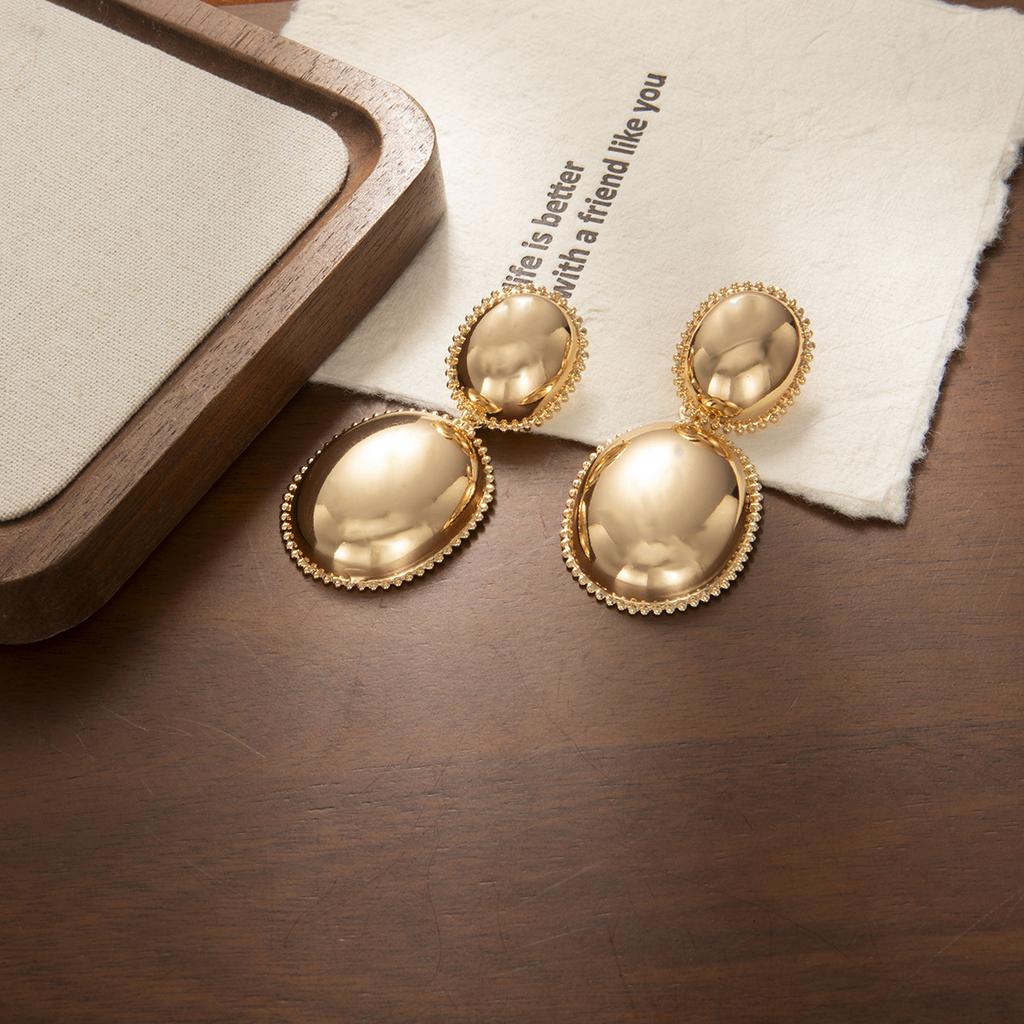Metal Wind Retro Earrings Smooth Oval Water Drop Light Luxury Earrings Classic Fashion Temperament Earrings
