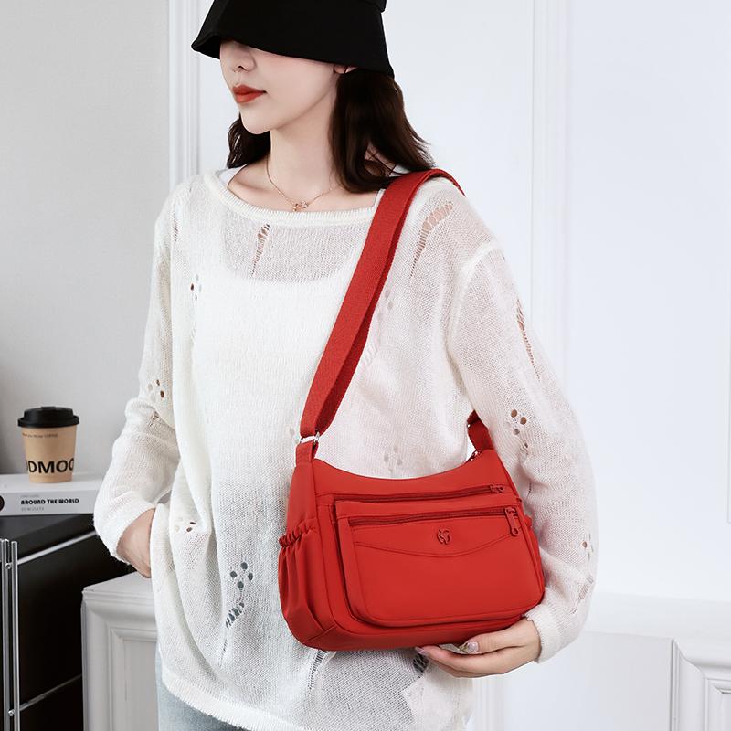 Lightweight Large Capacity Shoulder Bag Water-repellent Nylon Women's Crossbody Bag
