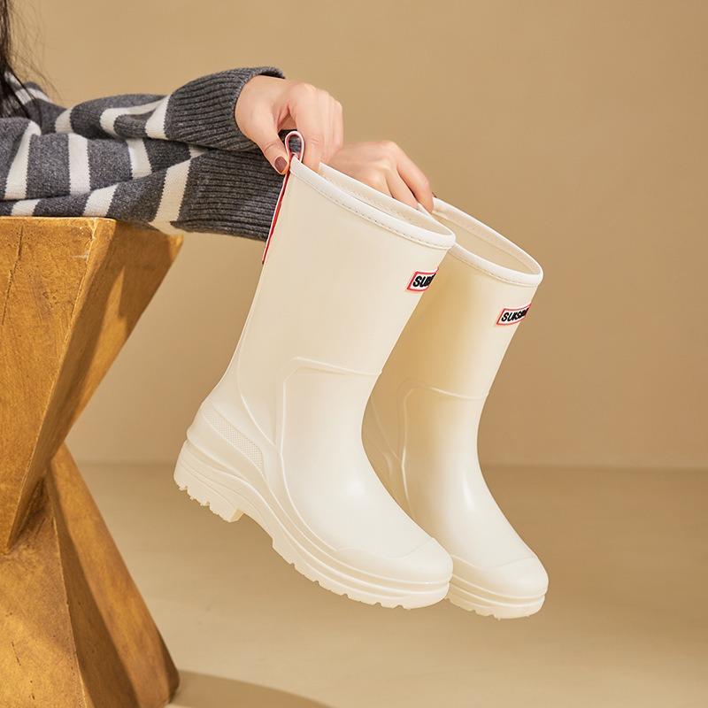 Waterproof bundle rain shoes women's fashion outer wear medium and high rain boots lightweight water shoes non-slip soft-soled rubber shoes
