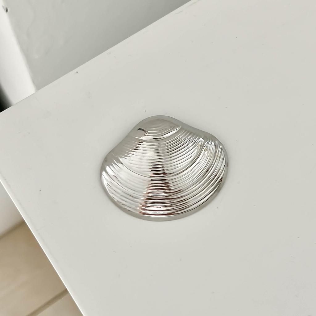 Stainless Steel Shell Brooch for Women Fashion Geometric Metal 18K Gold Color Brooch Pin Clothes Accessories Waterproof Jewelry