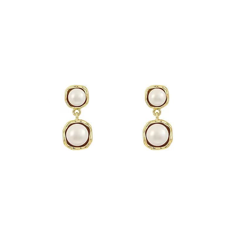 French temperament simple metal pearl stud earrings cold wind earrings fashion celebrity light luxury versatile ear jewelry