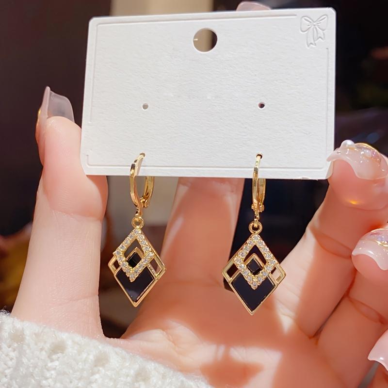 A Pair of Simple and Elegant French Style Rhombus Imitation Crystal Inlaid Women's Vacation Party Fashion Earrings