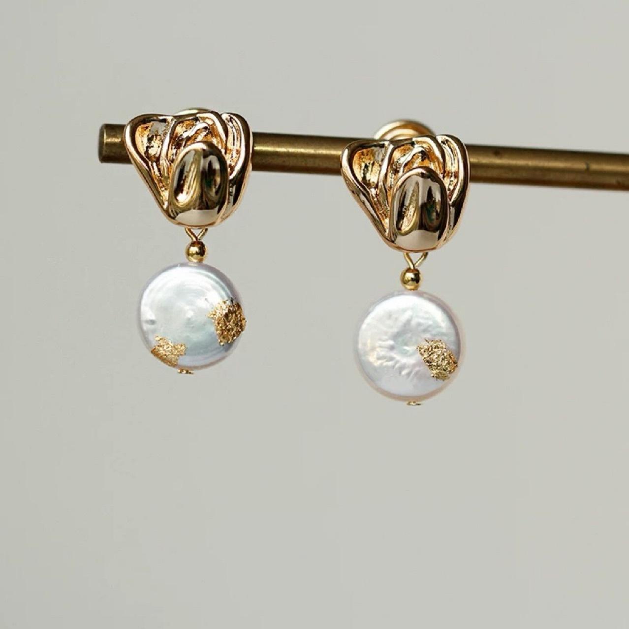 

Європейські та американські нішеві ретро сережки-тюльпани ручної роботи наклейки золота фольга барокові перлини простий темперамент пусети трендові One size