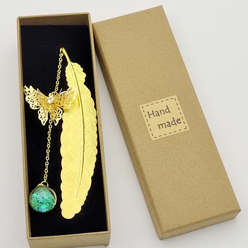Popular Chinese Metal Feather Bookmark with Dried Flower and Butterfly Design - Perfect Teacher's Day Gift