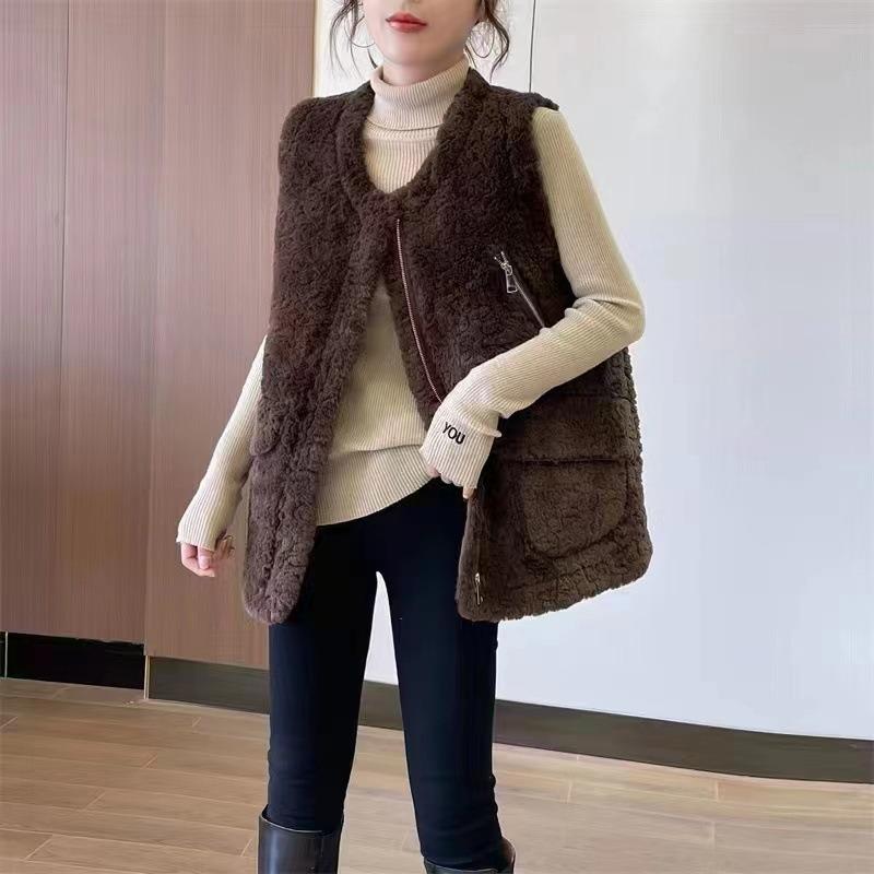 Autumn and Winter New Lamb Wool Vest Fur Integrated Vest Wear Fashion Trend Versatile Coat