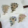 Stilfuld Rhinestones Blomstret Broche Alsidigt Modeaccessories til Kjoler Jakkesæt Afslappede Outfits Vintage Stilarter Elegant