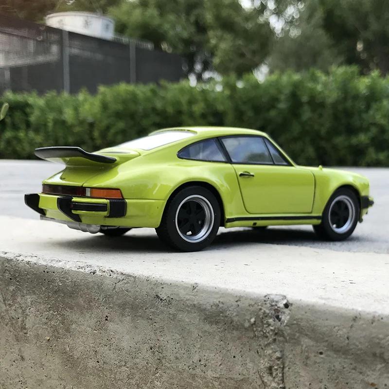 WELLY 1:24 1974 Porsche 911 Turbo 3.0 Alloy Sports Car Model Diecast Metal Toy Vehicle Car Model Simulation Collection Kids Gift