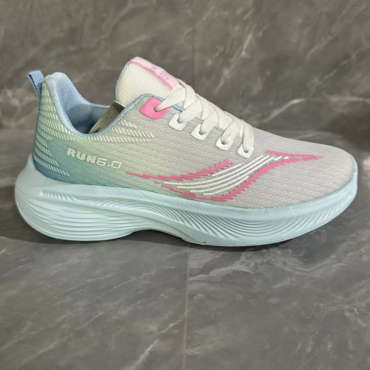 

[Manufacturer] Sports shoes men s and women s running shoes 2025 spring new men s shoes ultra-light soft-soled casual shoes women s shoes 40