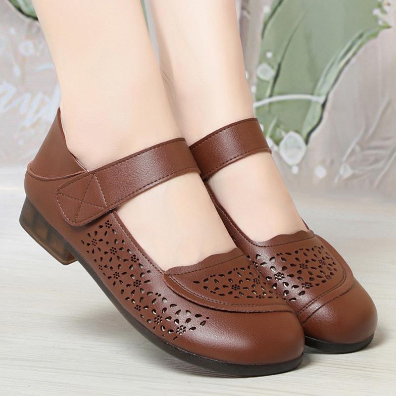 Fashion Spring Summer Soft Leather Mother Flats Soft Bottom Comfortable Breathable Casual Shoes Simple Fashion Temperament Trend 2024