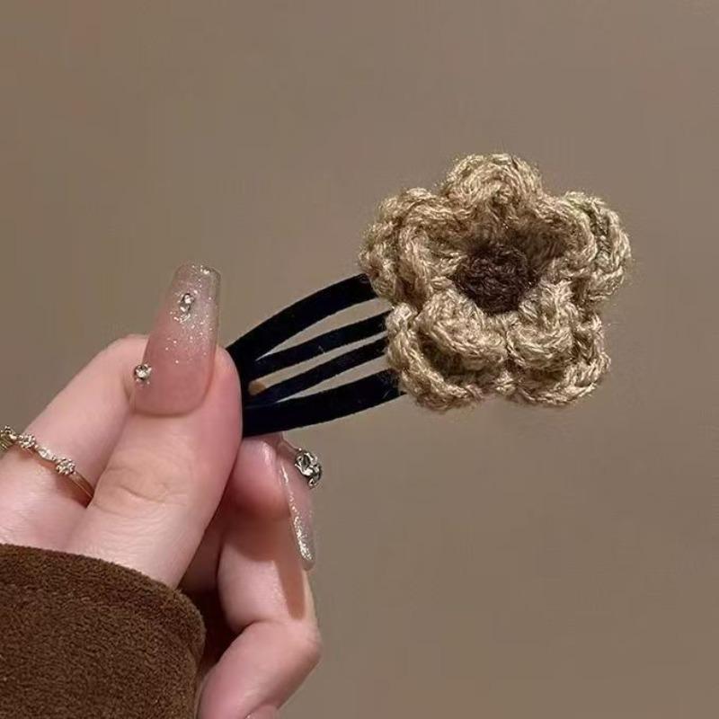 2Pcs yarn flower side hair clip for women, suitable for wispy bangs, a holiday gift.