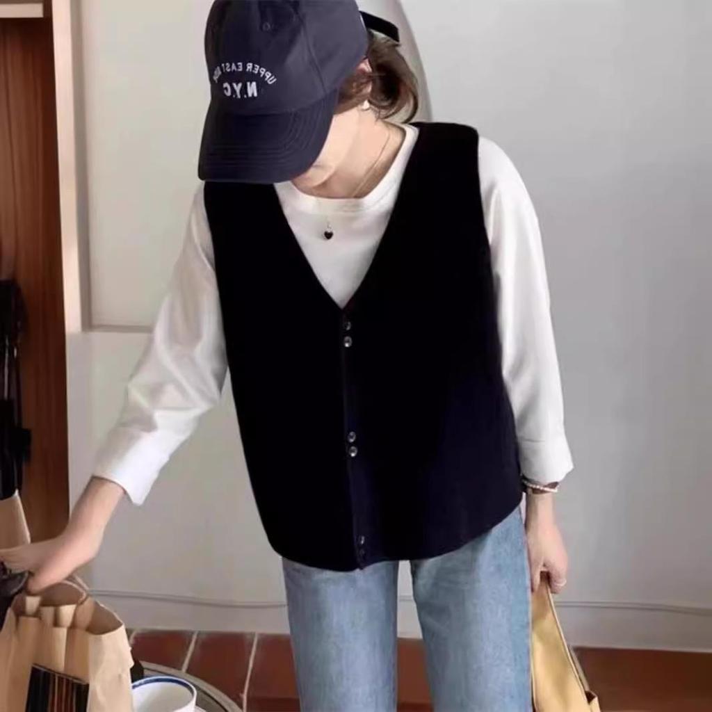 Korean Style Women's V - Neck Knit Vest with Pockets - In Stock, Loose and Lazy - Style Sleeveless Sweater Vest for Autumn and Winter