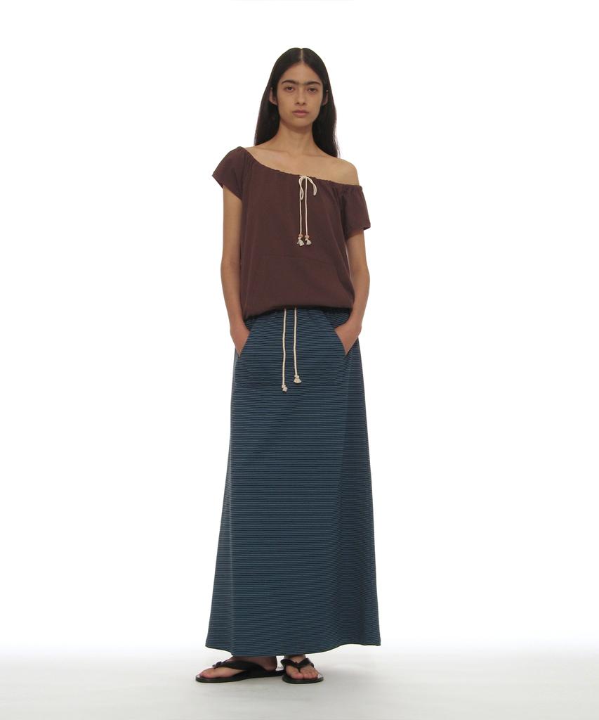 PARTIMENTO WOMEN Drawstring Off-Shoulder Short Sleeve Tee_Dark Brown