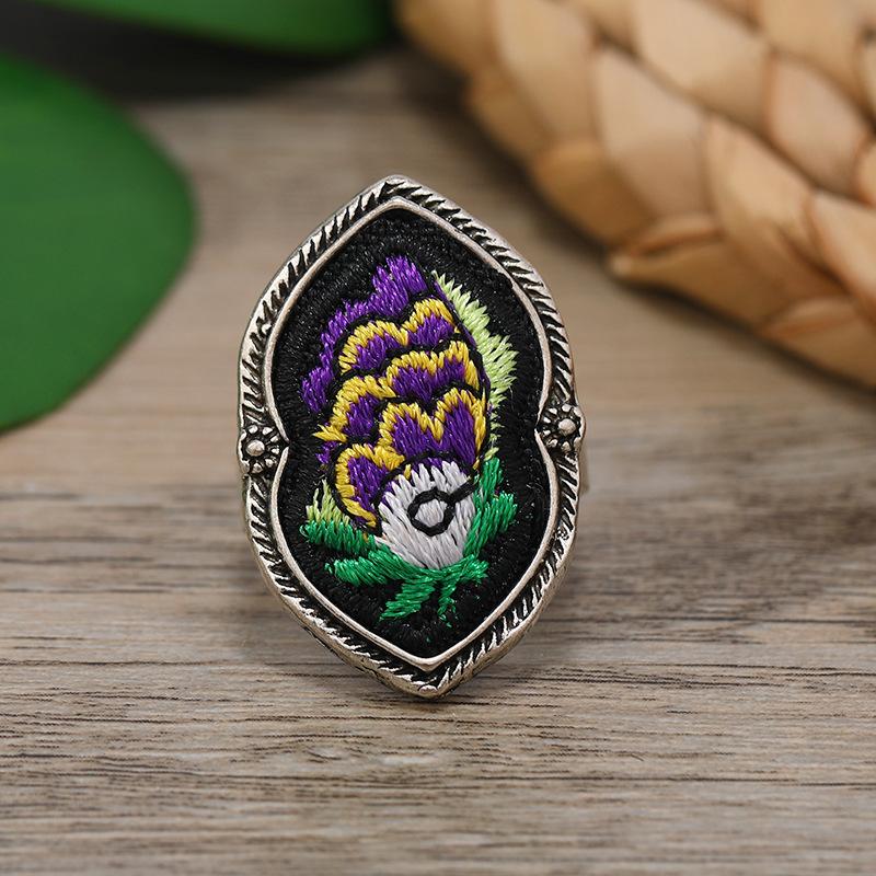 Anello vintage con ricamo in stile nazionale con motivo a farfalla e fiore per accessorio da donna anello