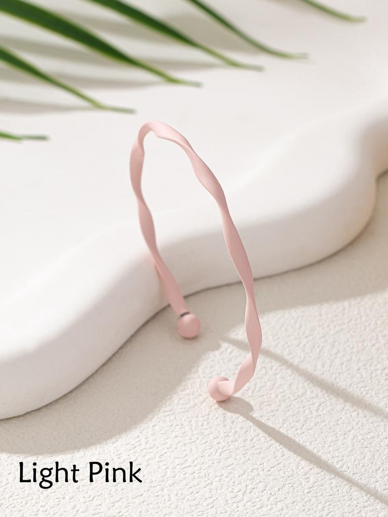 A French-Style Retro Twisted Möbius Silver Bracelet, Minimalist European and American Style Open Bracelet, Unique Design Versatile Commuter Accesso