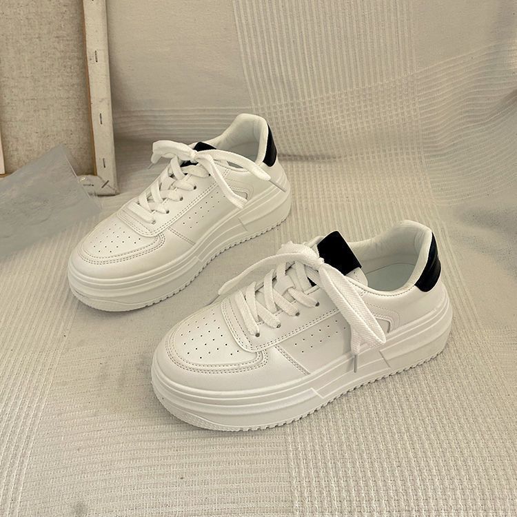 Zapatos de plataforma para magdalenas Nuevos zapatos casuales deportivos de tabla ins moda aumenta en primavera y otoño