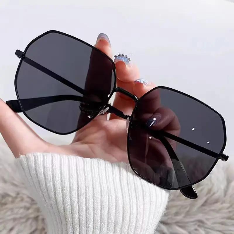 New Retro Sunglasses Women Brand Designer Rimless Gradient Sun Glasses Fashion Shades Eyewear Outdoor Sports Eyeglasses