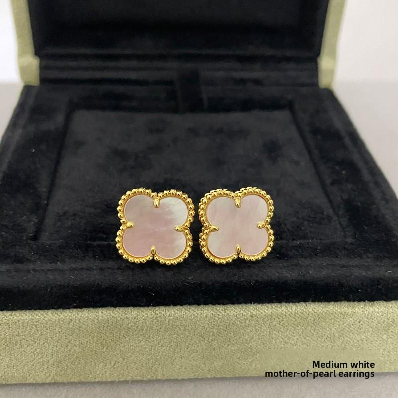 

Серьги-клевер с четырьмя лепестками из розового золота с сердоликом, версия премиум, для женщин. Серьги с изысканным белым перламутром, создающие ощущение высокого класса.