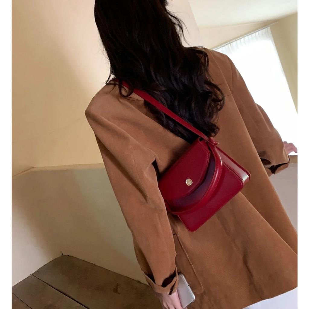 Leichte Luxus-Unterarmtasche im Retro-Stil in Burgunderrot, neuer Damen-Designer, einzigartige Flip-PU-Umhängetaschen, elegante Geschenkhandtasche für Freunde