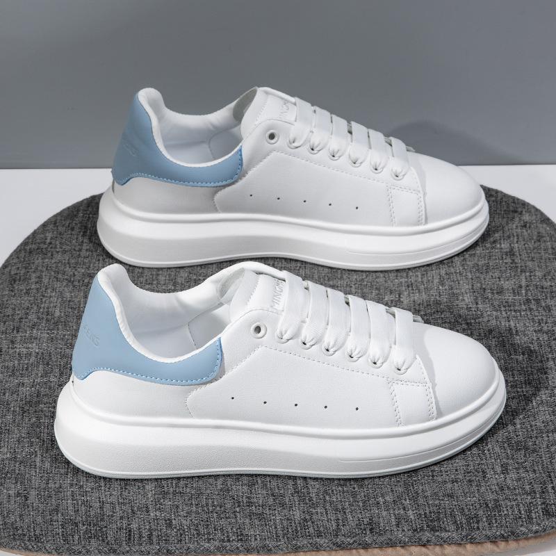 Pantofi albi McQueen pentru femei, primăvară 2025, noi, cu talpă groasă înaltă, explozie versatilă, student, cu talpă moale, ușori, pantofi sport de stradă