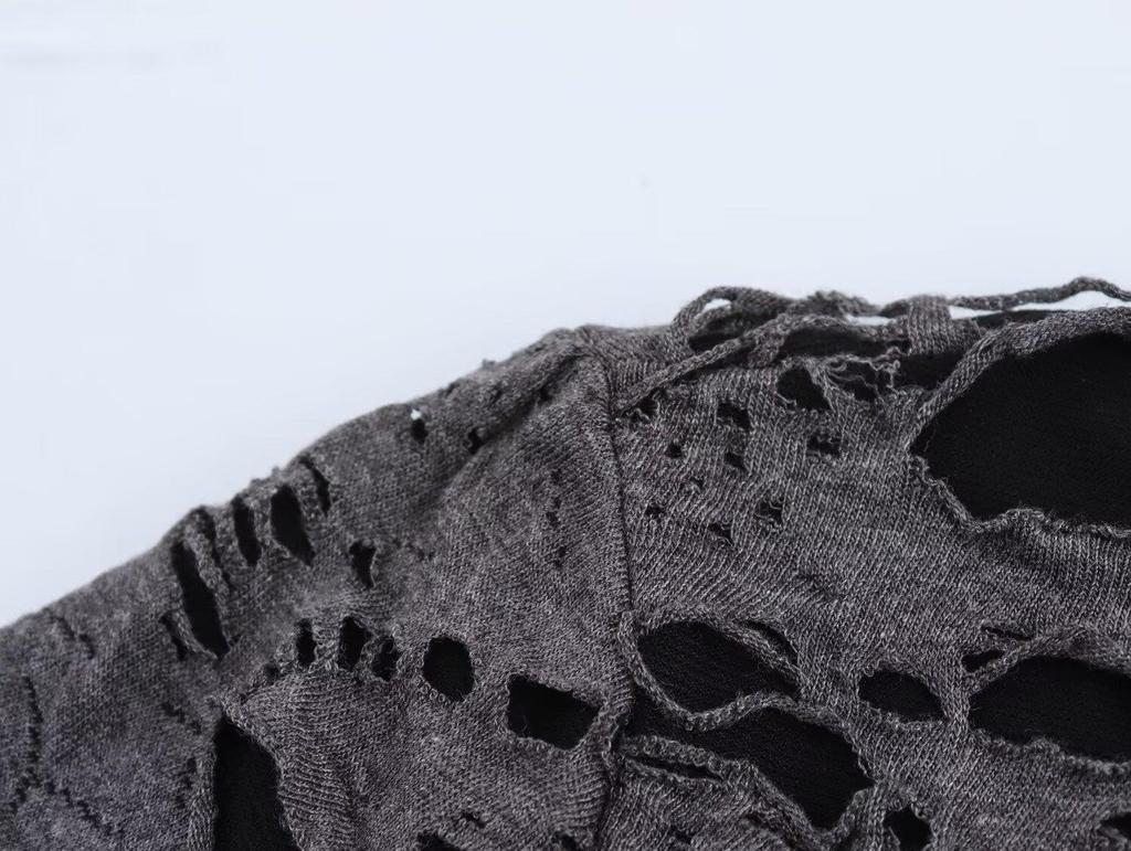 2024 Winter Women's Retro Ripped Long Sleeve Crew Neck Top - European & American Style