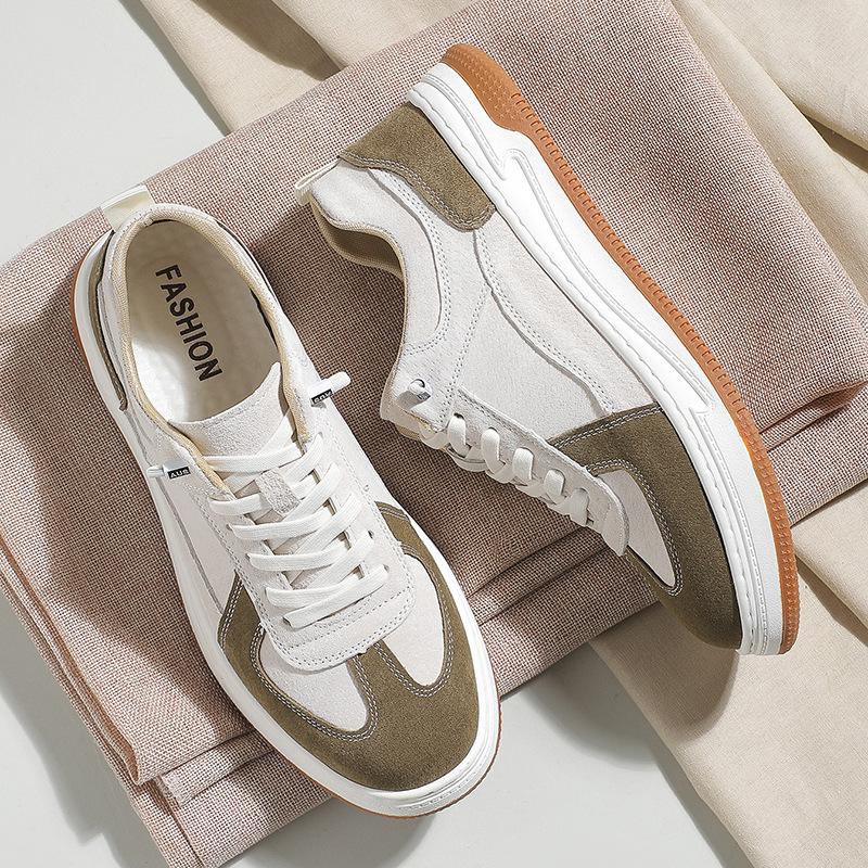 Herrskor i äkta läder 2025 vår nya koreanska trenden mångsidiga retro boardskor tjock vit sula sport- och fritidsskor män