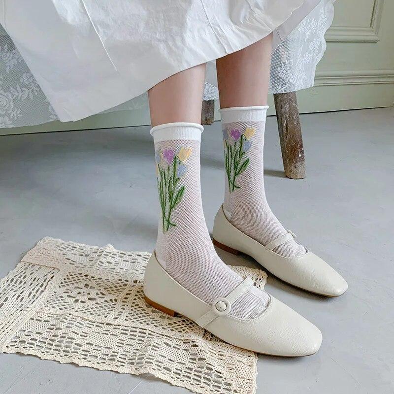 Calzini estivi in pizzo e rete con volant Calzini a rete traforata sottilissimi Calzini giapponesi coreani in cotone caldo con fiori carini Jacquard Calzini alla moda